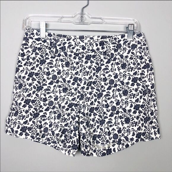 ANTHROPOLOGIE | LEVEL 99 White & Blue Floral Linen Shorts Women’s Size 2 - Picture 5 of 10